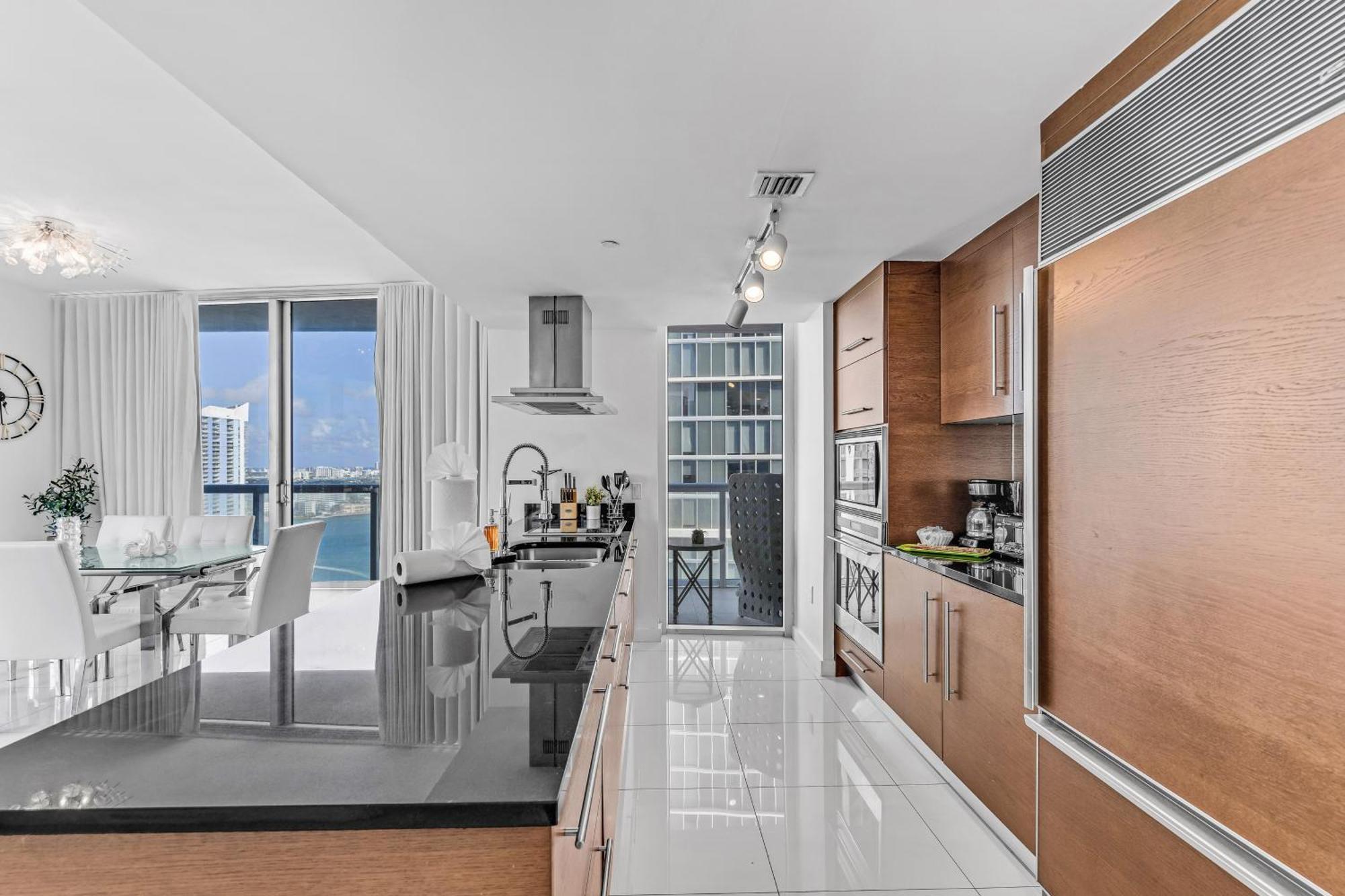 Luxurious Condo At Icon With Views 迈阿密 外观 照片